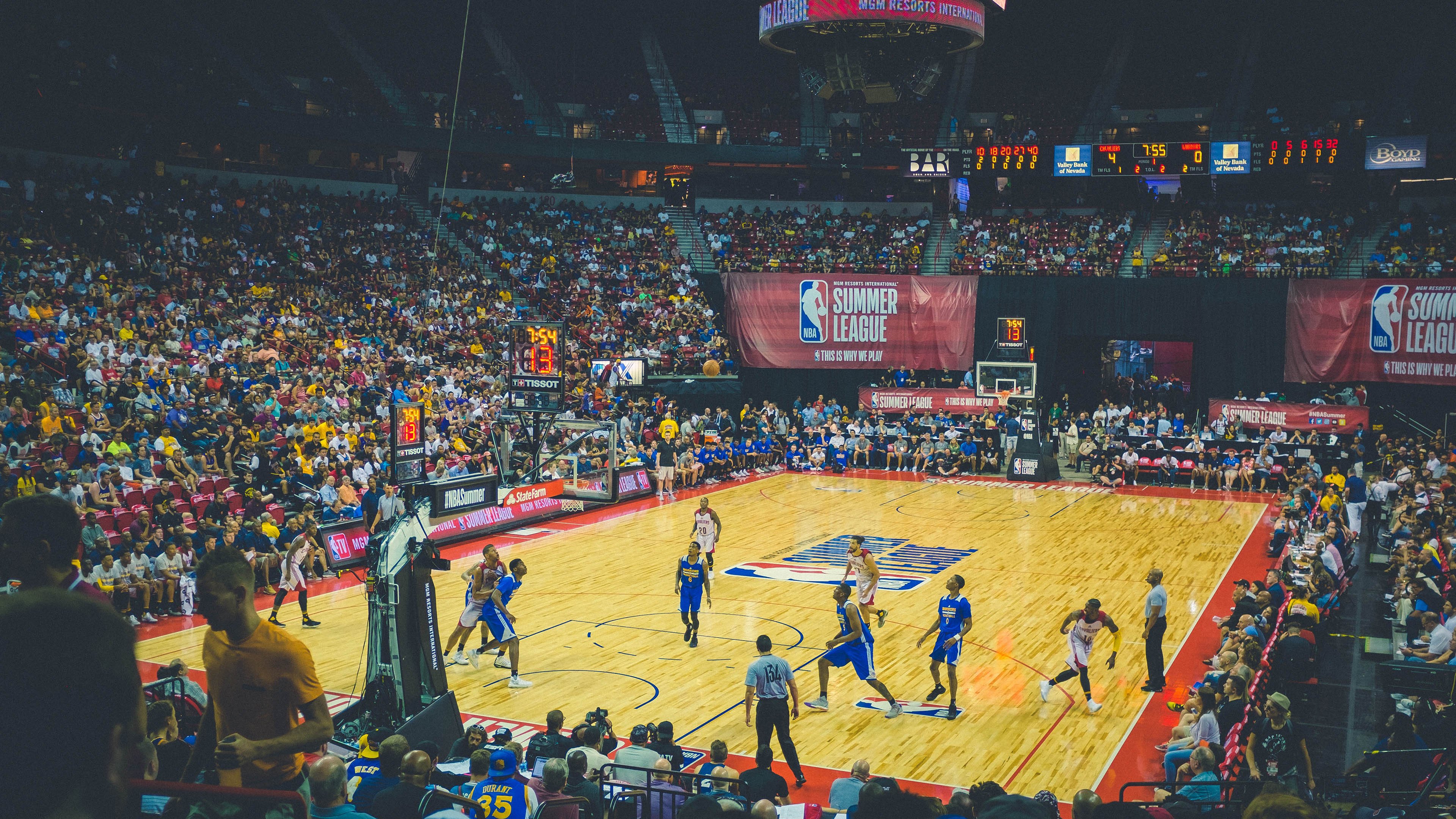 密尔沃基铁蹄下的萨城悲歌，当碾压成为艺术，惊艳沦为注脚